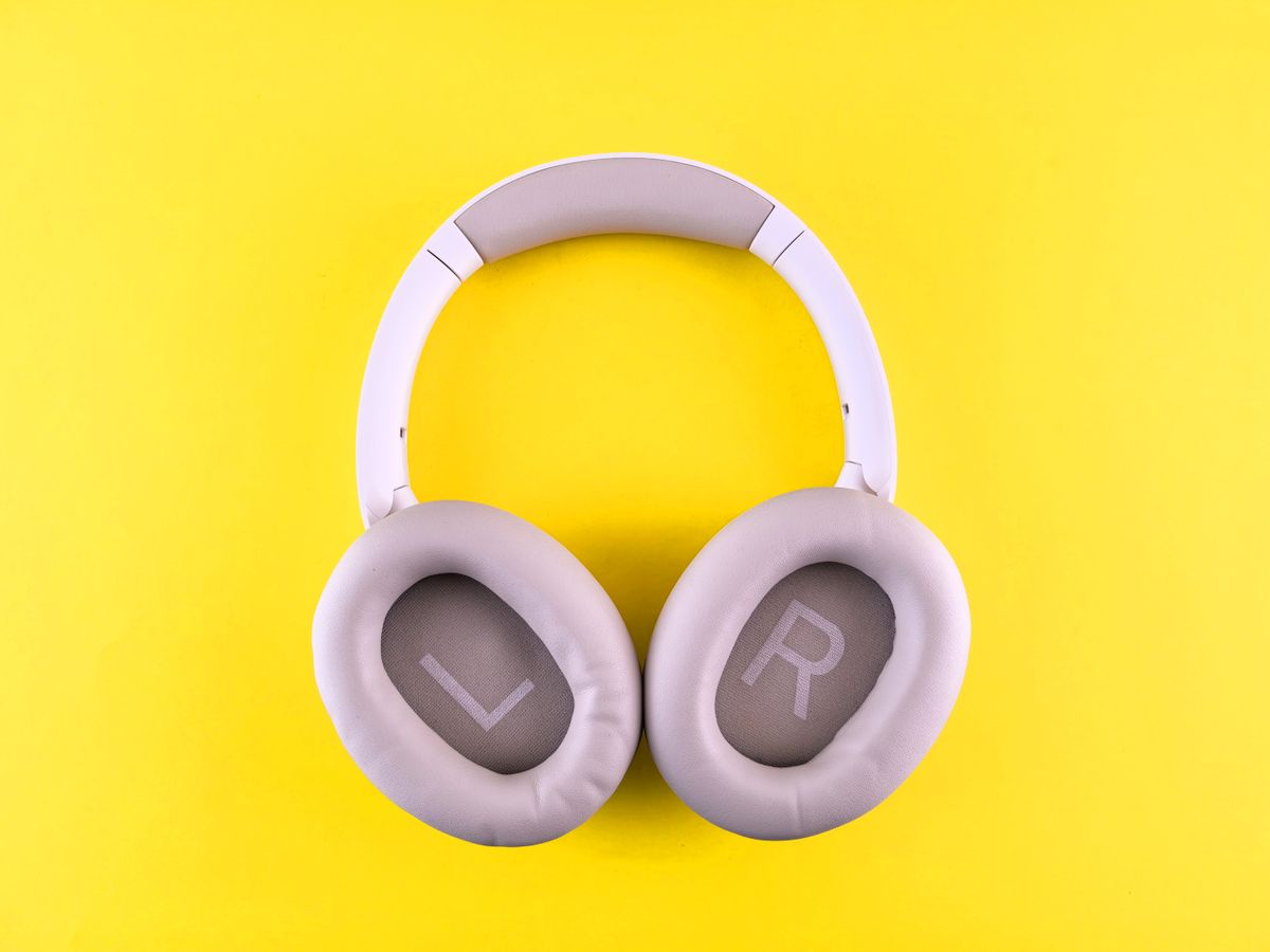 Best Budget Noise Cancelling Headphones for 6