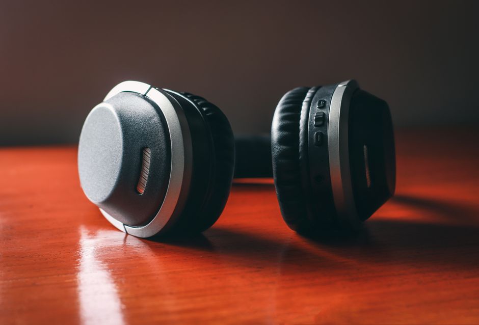 Best Budget Noise Cancelling Headphones for 1