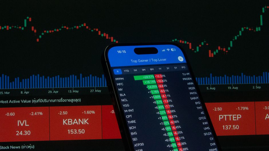 How to Invest in AI Stocks in July  A Pro Strategy 6