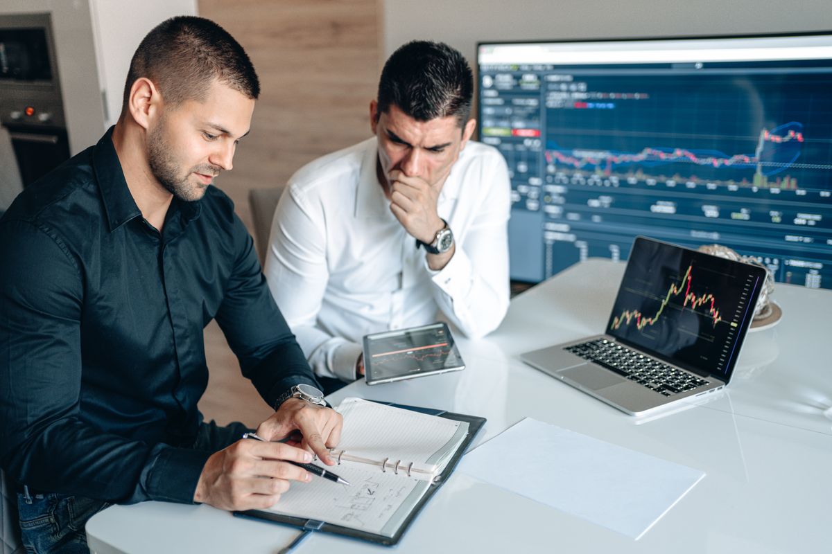 How to Invest in AI Stocks in July  A Pro Strategy 5