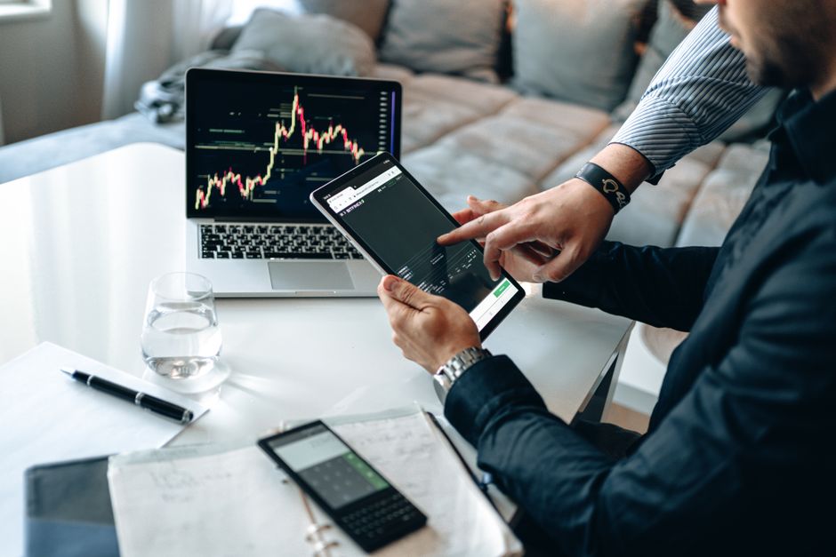 How to Invest in AI Stocks in July  A Pro Strategy 2