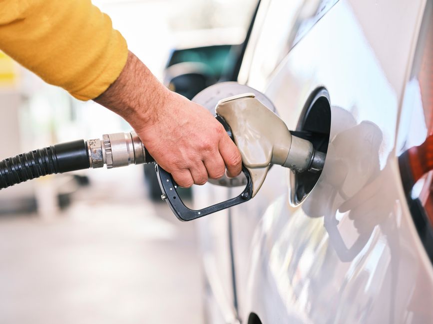 Will Trumps Venezuelan Oil Policy Spike Gas Prices in 2